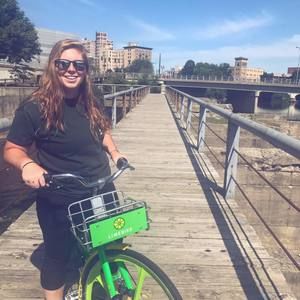 Meet your Posher, Olivia